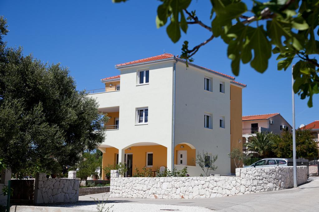Apartments Medvid Trogir Ngoại thất bức ảnh